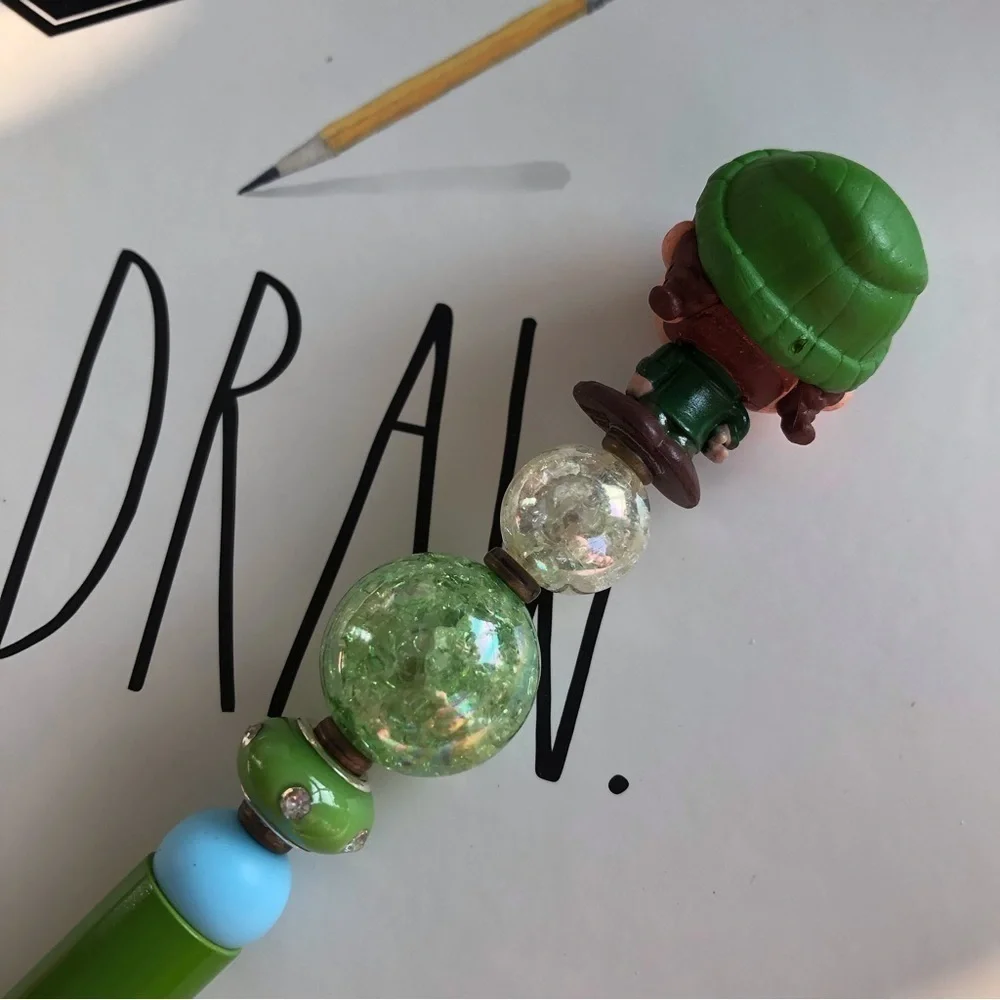 Disney Doorables: Turning Red: Miriam Mendelsohn handmade beaded pen
